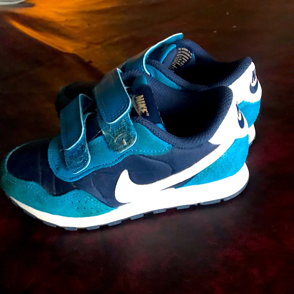 Boys Nike shoes size 10.5